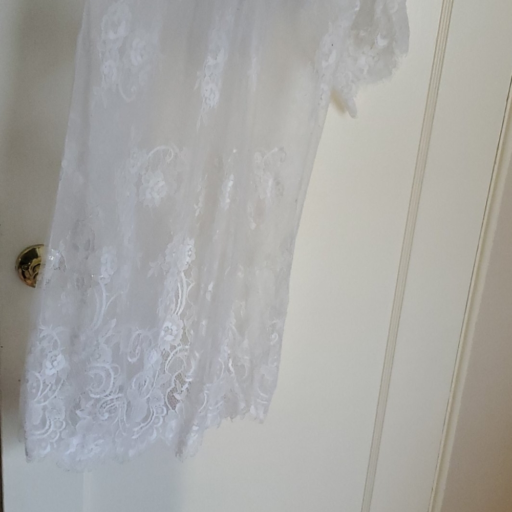 Lace cold shoulder - Picture 4 of 4